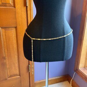 Vintage Sarah Coventry Chain Belt, Goldtone barrels design 45" long